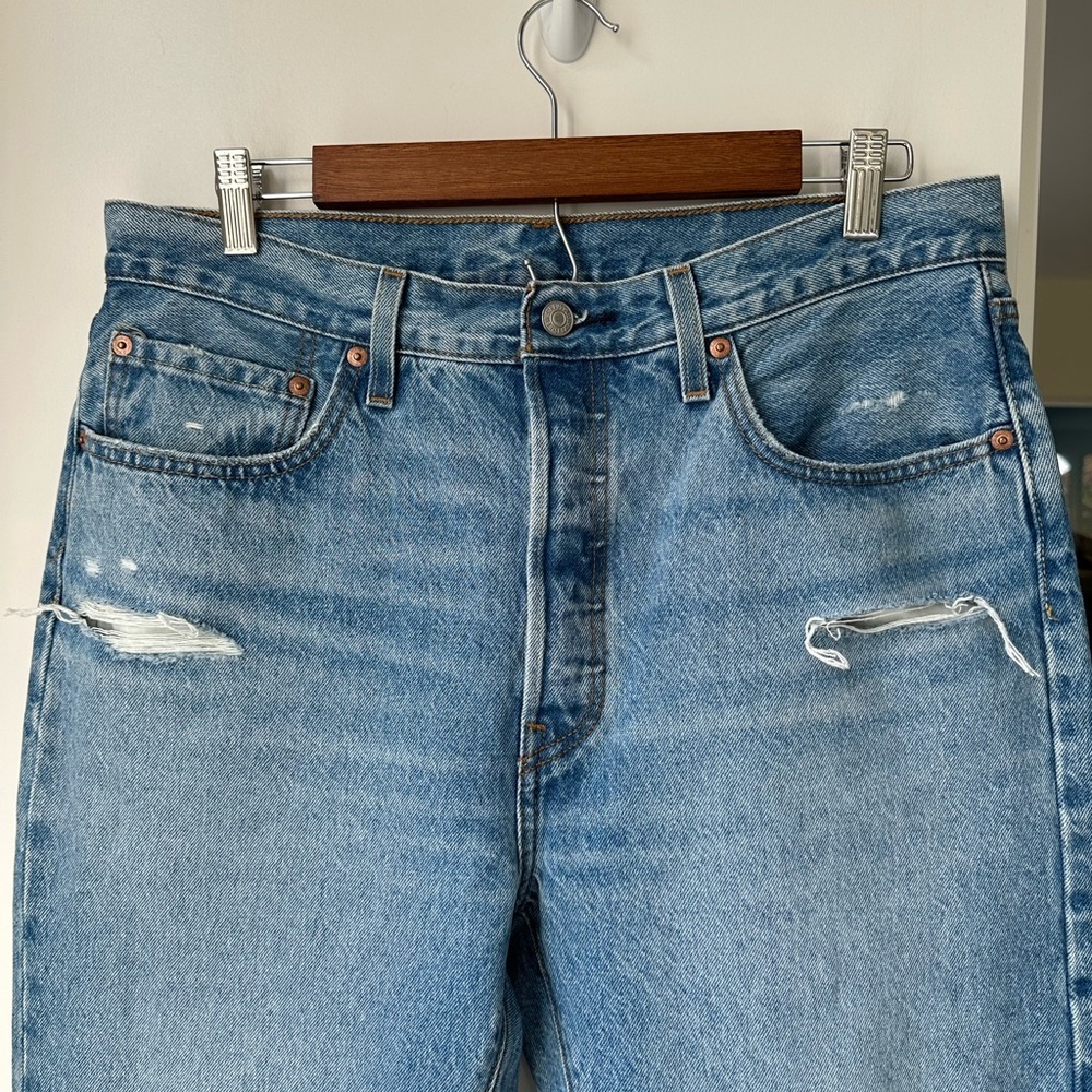 Levi's 501 Original Fit Straight Leg Jeans 2023 Style, size 32 - Picture 3 of 10